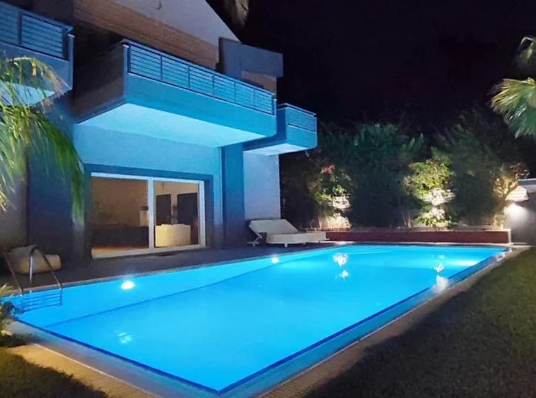 3-Schlafzimmer-Villa 290 m² Municipality of Saronikos, Griechenland