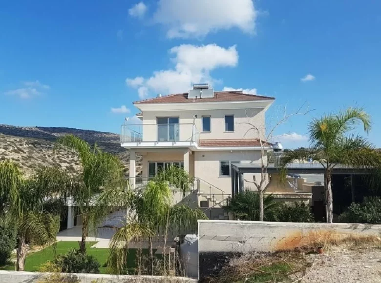 House 350 m² in Limassol, Cyprus