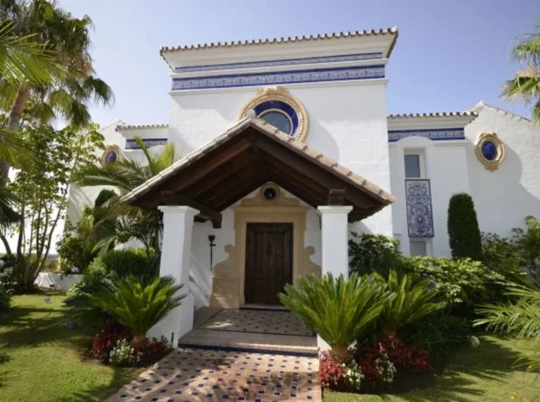 5-Schlafzimmer-Villa 531 m² Abadin, Spanien
