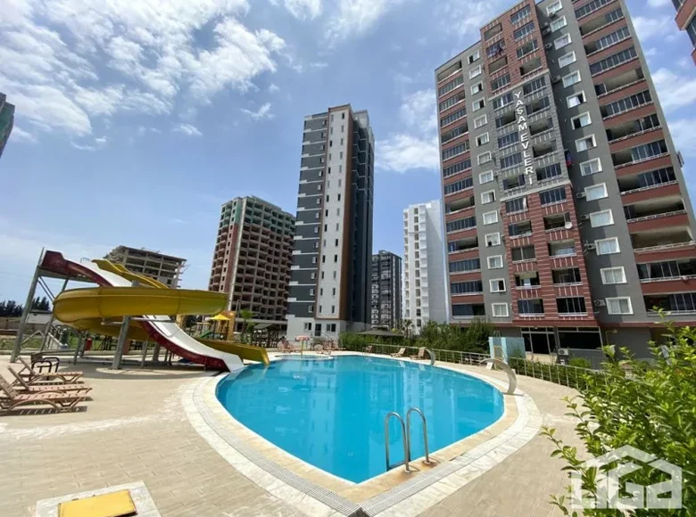 Mieszkanie 2 pokoi 60 m² Erdemli, Turcja