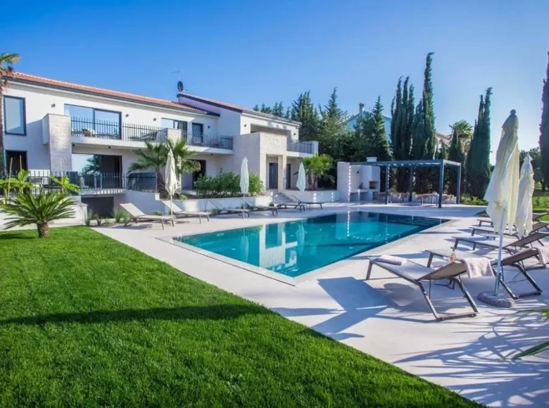 Villa 9 bedrooms 683 m² Grad Porec, Croatia
