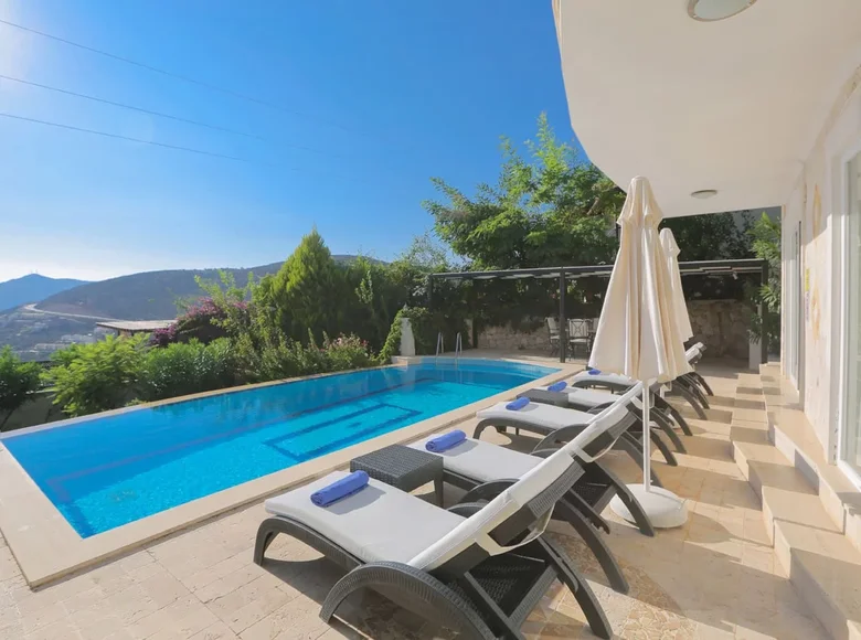 Villa de 4 dormitorios 200 m² Kalkan, Turquía