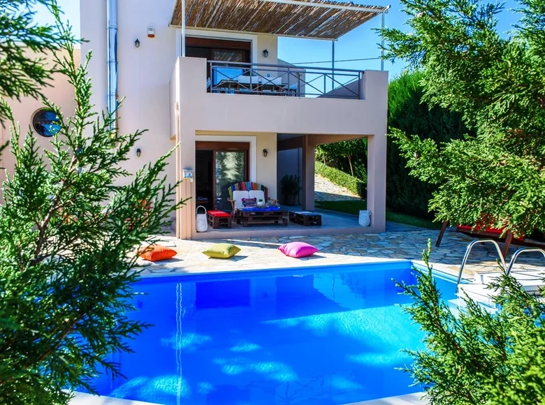 4 bedroom Villa 240 m² Gerani, Greece