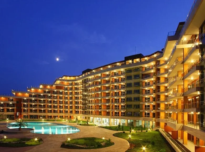 Mieszkanie 3 pokoi 128 m² Nesebyr, Bułgaria