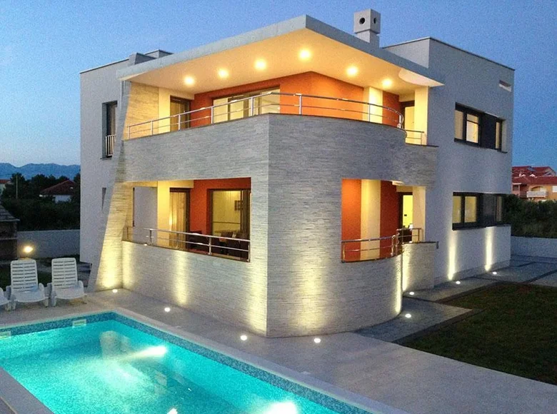 6 bedroom villa 380 m² Nin, Croatia
