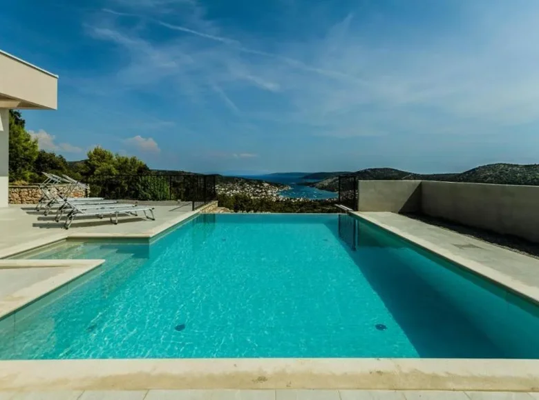 4 bedroom Villa 190 m² Grad Sibenik, Croatia