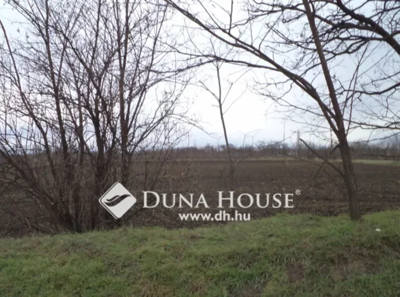Land 4 862 m² in Ujtelep, Hungary