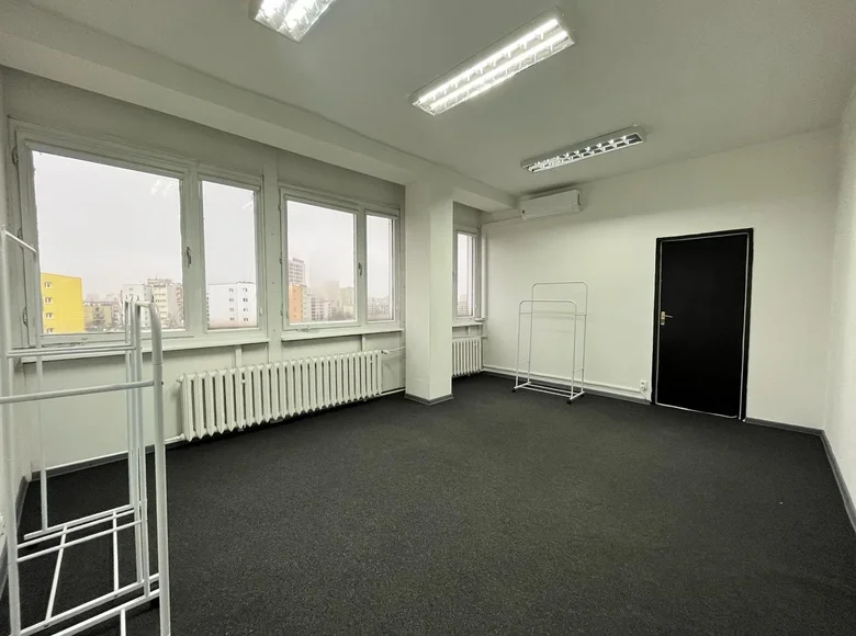 Коммерческое помещение 1 комната 22 м² в Варшаве, Польша