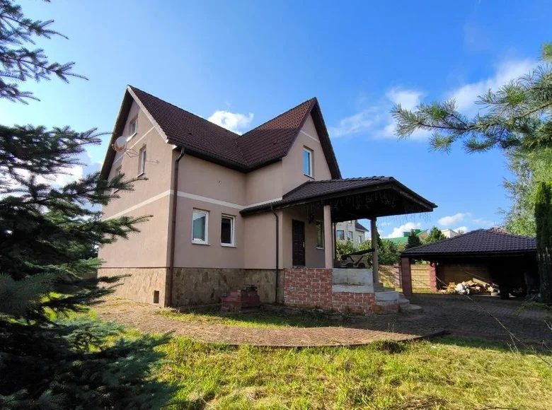 House 306 m² Valiarjanava, Belarus