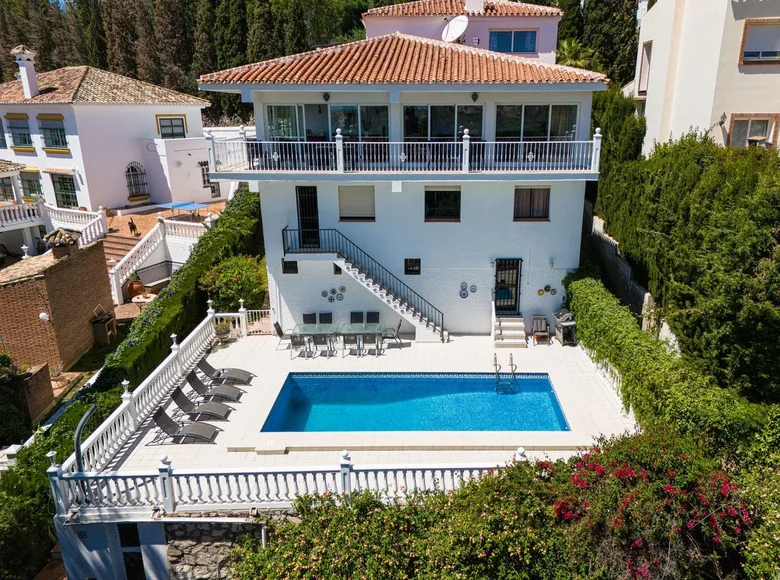 7-Schlafzimmer-Villa 522 m² Mijas, Spanien