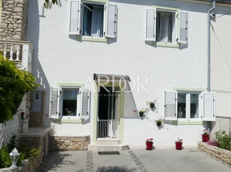 3 bedroom house 100 m² Barbat, Croatia