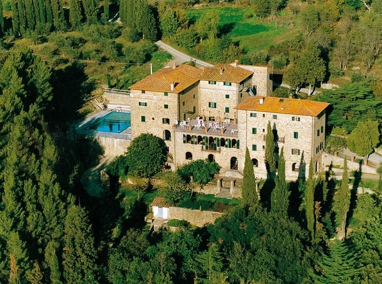 House 33 bedrooms 2 517 m² Arezzo, Italy