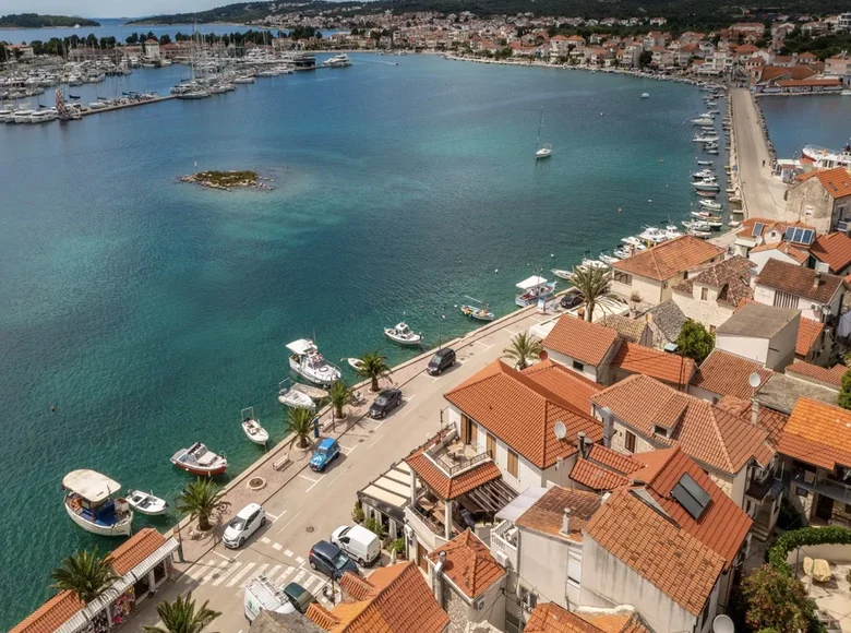 4 bedroom house 275 m² Opcina Rogoznica, Croatia