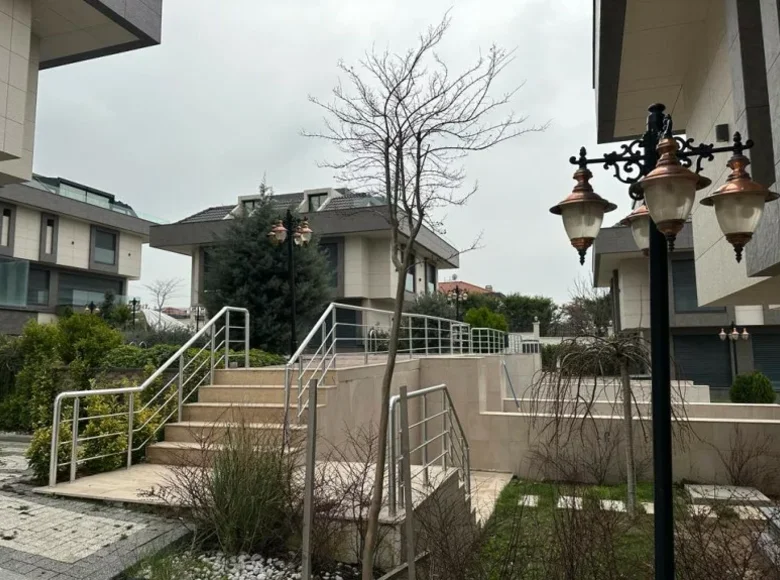 Вилла 6 спален 310 м² Бейликдюзю, Турция