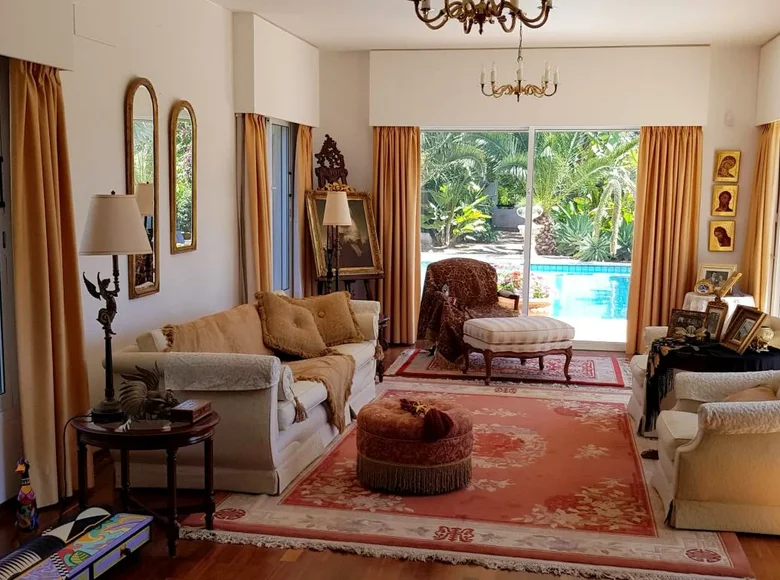 3 bedroom villa 285 m² Koinoteta Agiou Tychona, Cyprus