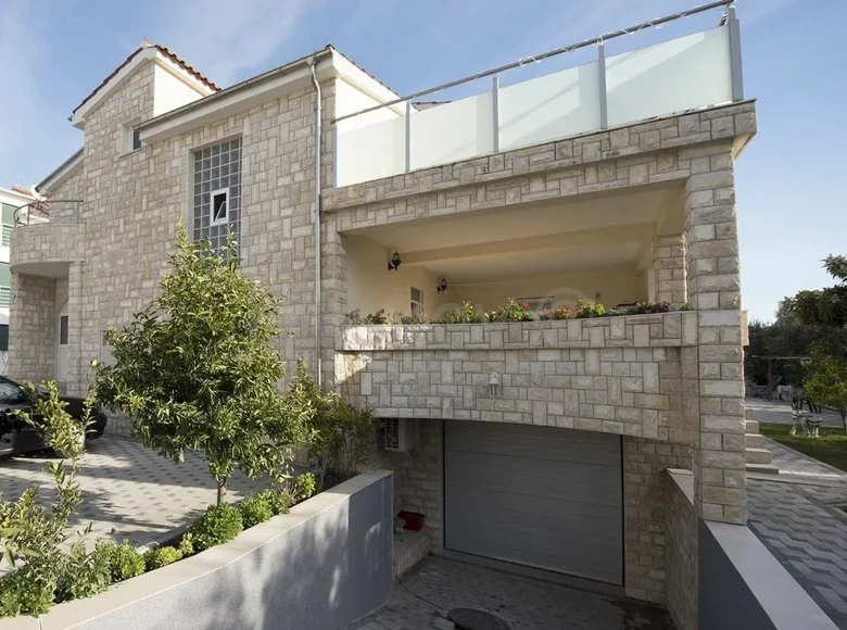 Dom 9 pokojów 390 m² Kastel Stafilic, Chorwacja