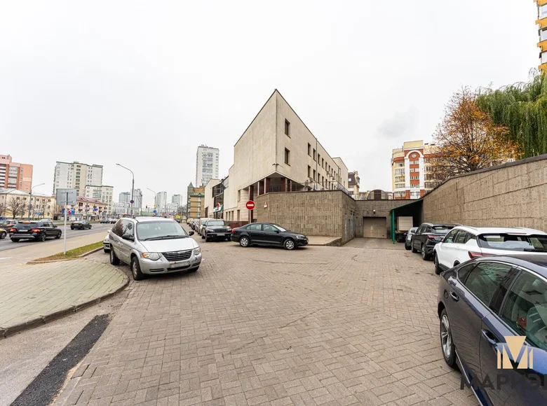 Office 40 rooms 1 000 m² in Minsk, Belarus