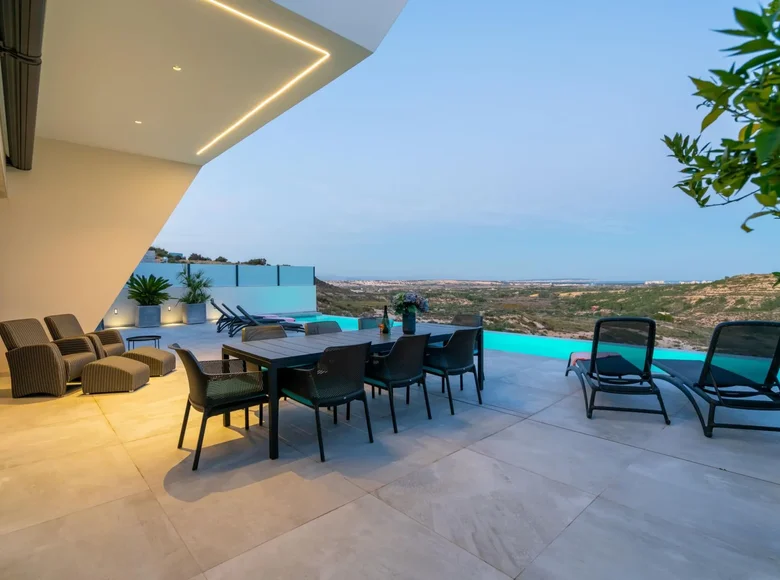 6-Schlafzimmer-Villa 675 m² Rojales, Spanien