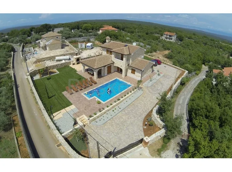5 room villa 250 m² Vrh, Croatia
