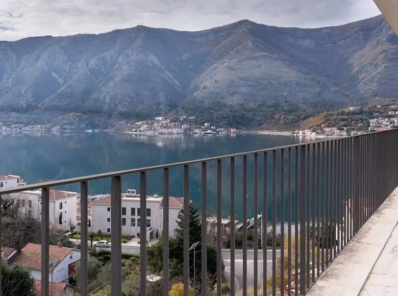 Ático 4 habitaciones 200 m² Dobrota, Montenegro