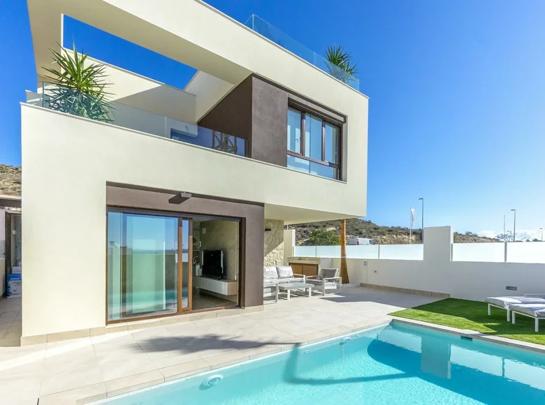 3 bedroom villa 129 m² Urbanizacion Dona Pepa, Spain