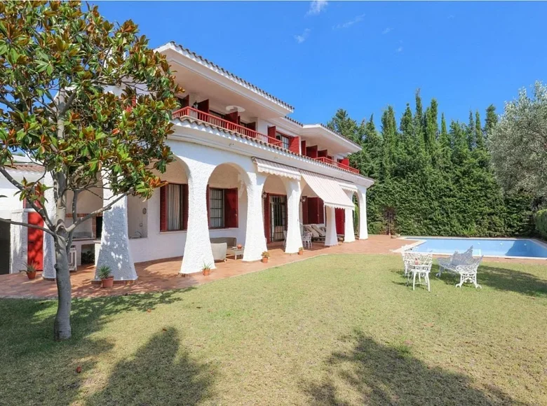 6-Schlafzimmer-Villa 639 m² Alella, Spanien