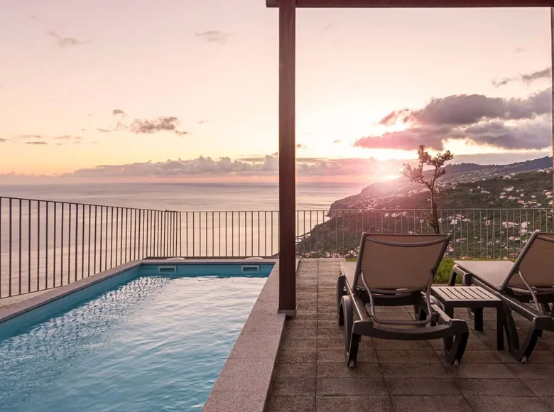 Villa de tres dormitorios 170 m² Calheta, Portugal
