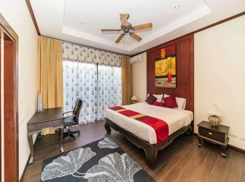 Villa de tres dormitorios 300 m² Ban Bang Thao, Tailandia