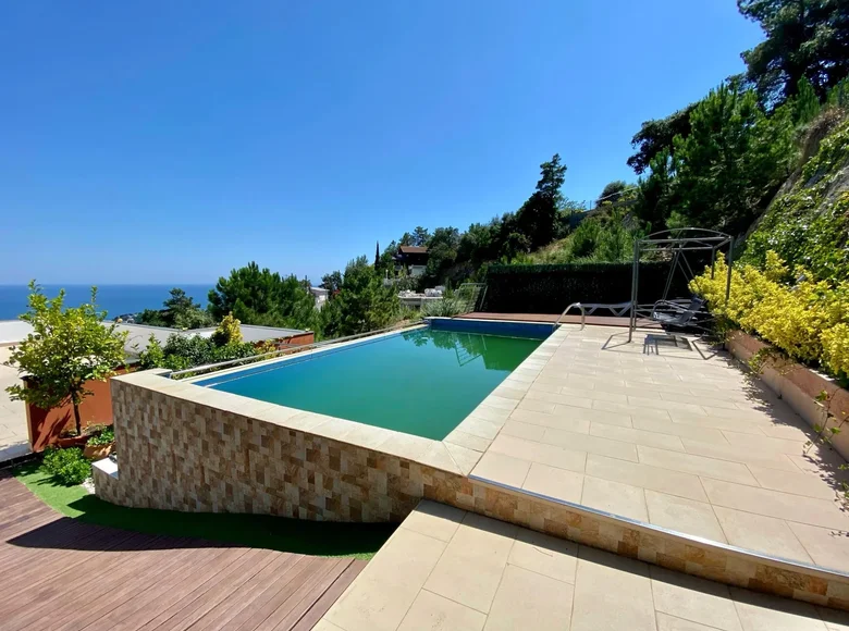 5-Schlafzimmer-Villa 269 m² Serrabrava, Spanien