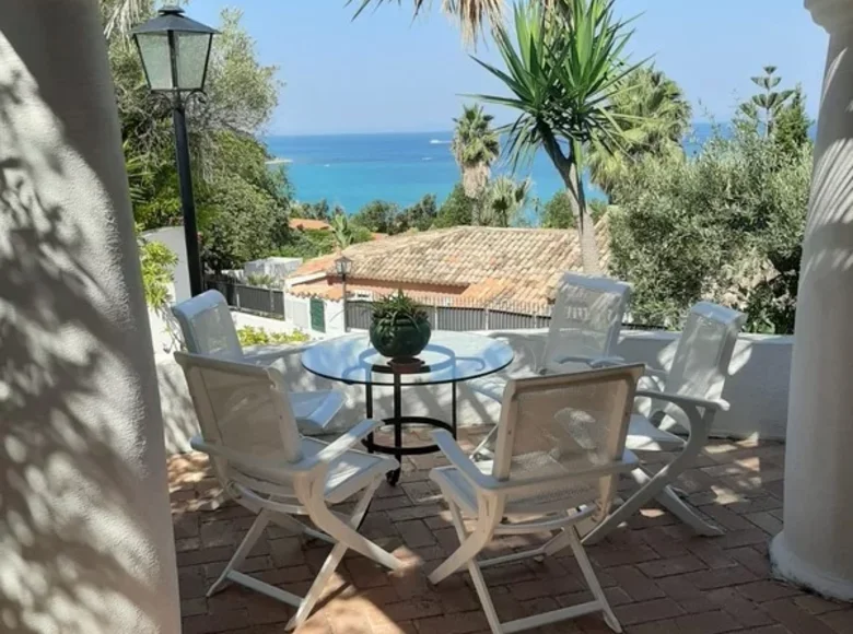 3 bedroom villa 98 m² Parghelia, Italy