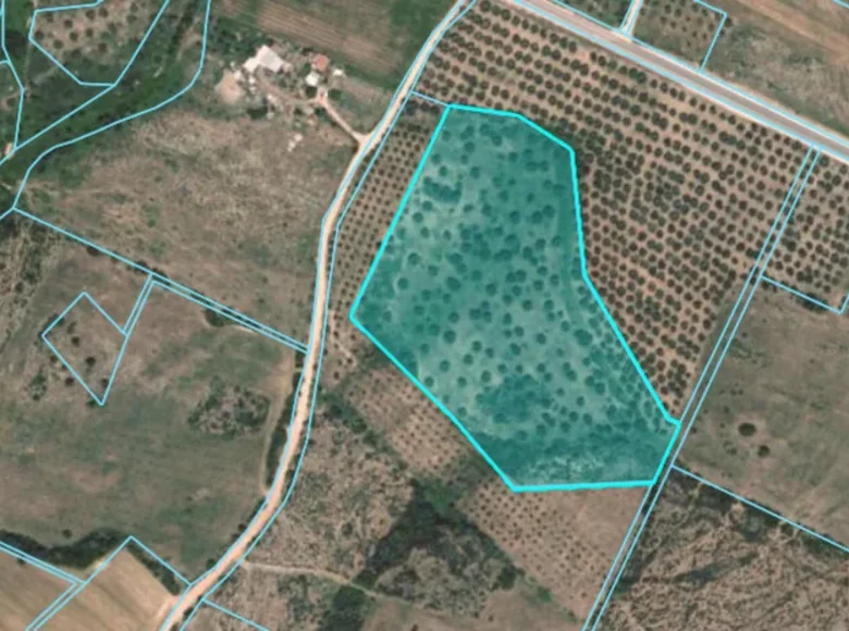 Land 1 room  Polygyros, Greece