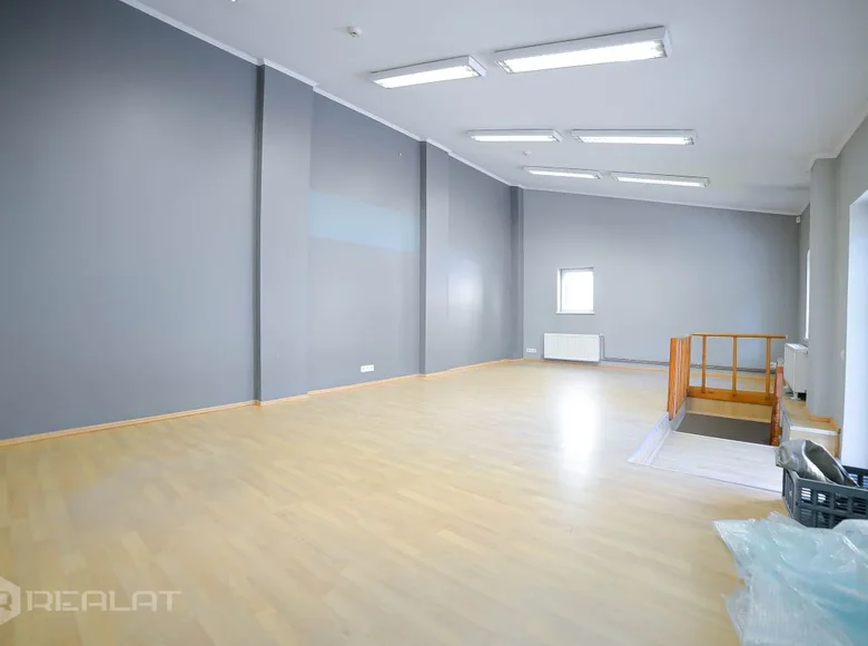 Nieruchomości komercyjne 3 pokoi 77 m² w Ryga, Łotwa