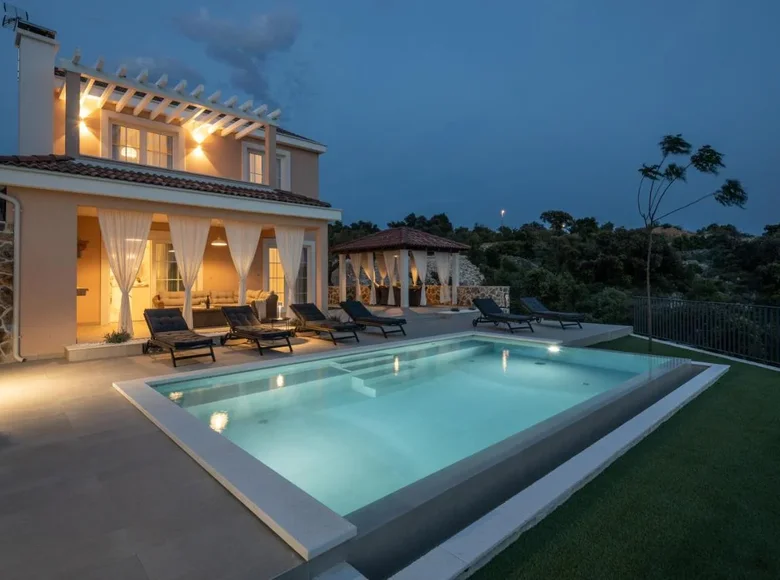 4 bedroom house 225 m² Opcina Rogoznica, Croatia