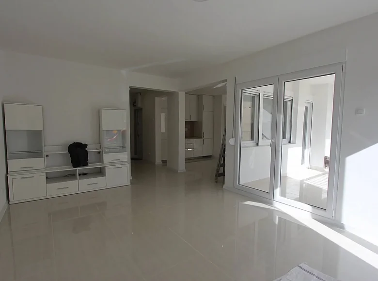 2 bedroom apartment 79 m² Tivat, Montenegro