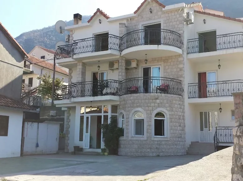 Villa 7 chambres 255 m² Stoliv, Monténégro