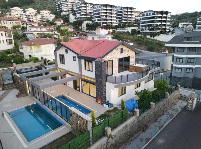 6-Schlafzimmer-Villa 420 m² Kargıcak, Türkei