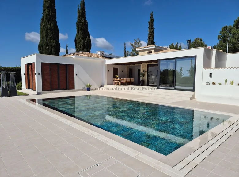 4 bedroom Villa 240 m² Kouklia, Cyprus