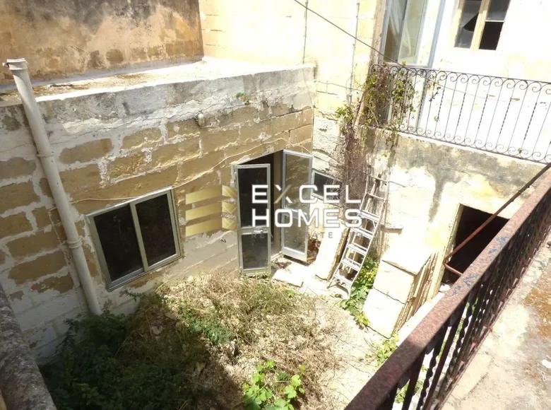4 bedroom house  Luqa, Malta