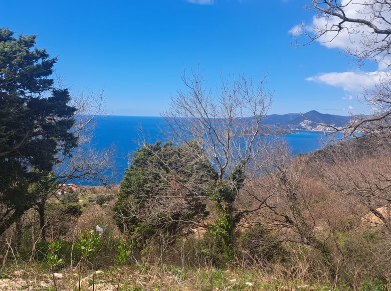 Atterrir  Sveti Stefan, Monténégro