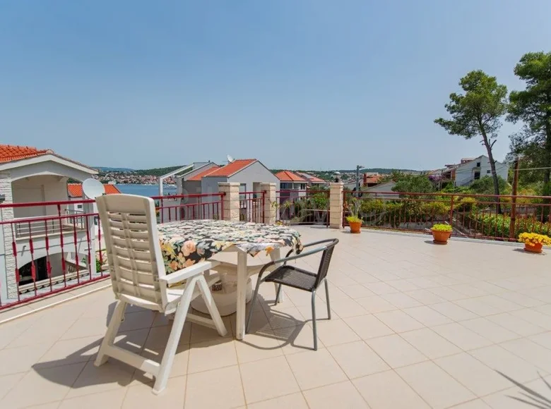 5 room house 409 m² Okrug Gornji, Croatia