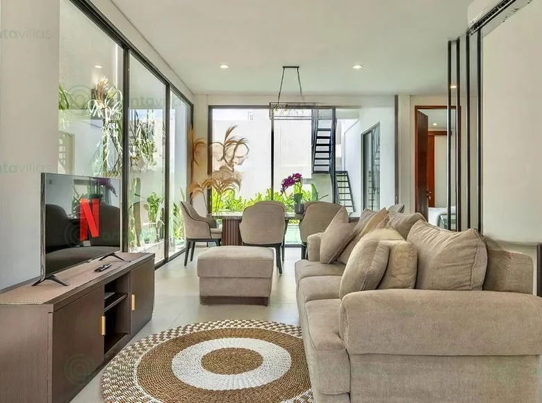 Вилла 4 спальни 260 м², Все страны