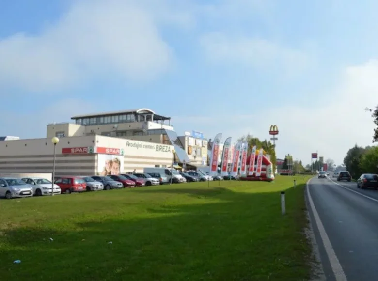 Nieruchomości komercyjne 334 m² w Domzale, Słowenia