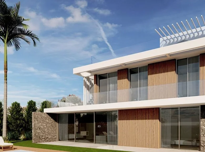 4 bedroom house 378 m² Paralimni, Cyprus