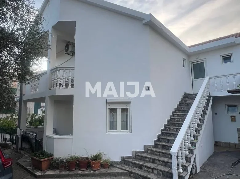 9 bedroom house 404 m² Petrovac, Montenegro