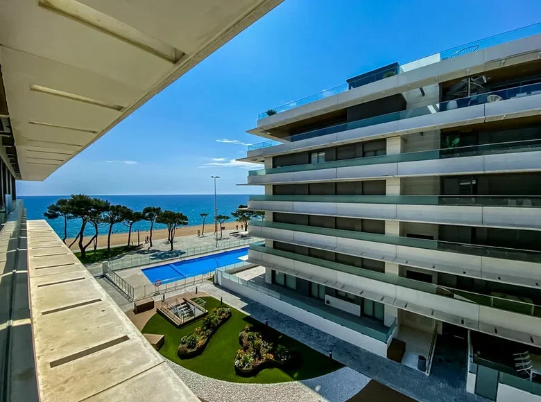 3 bedroom apartment  Platja dAro, Spain