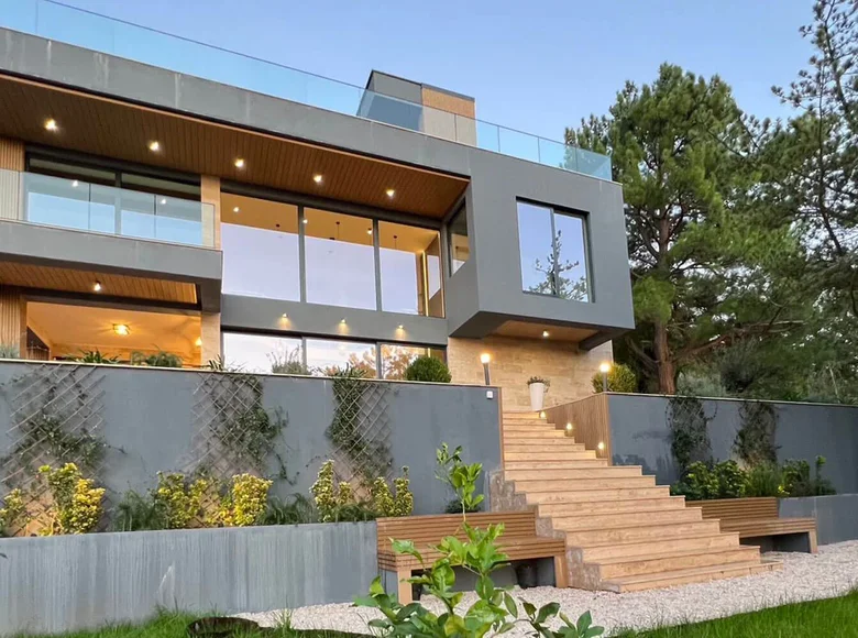 Villa de 4 dormitorios 480 m² Skaljari, Montenegro