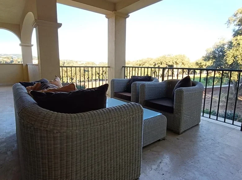 2 bedroom apartment 220 m² Guadiaro, Spain