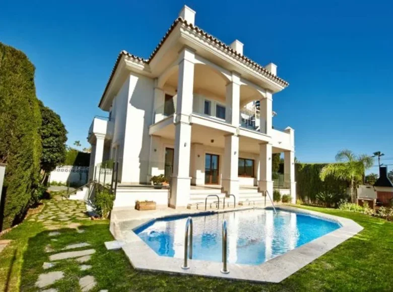 villa de 5 dormitorios 282 m² Abadín, Španjolska