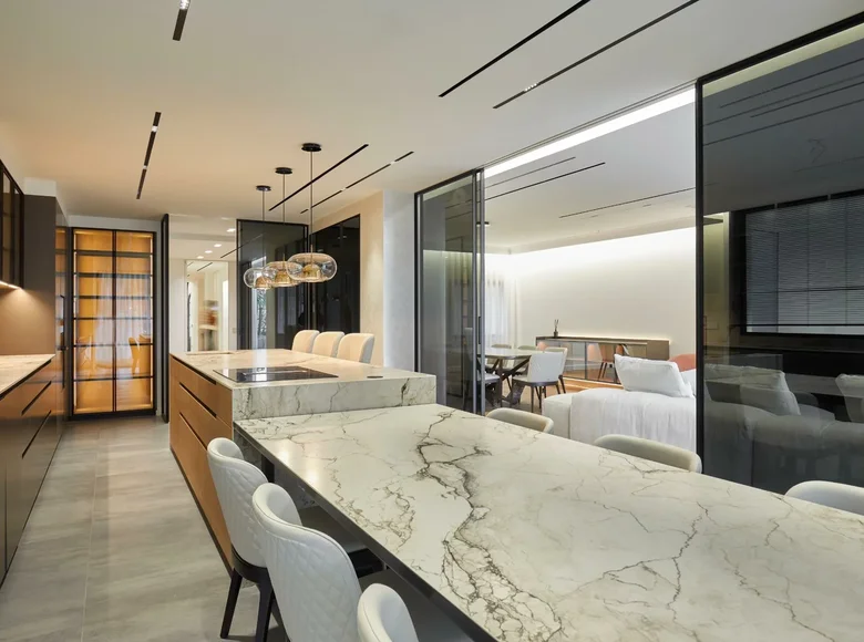 Mieszkanie 3 pokoi 250 m² Barcelona, Hiszpania