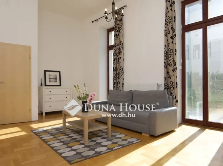 Apartment 1 bathroom 78 m² in Budapest, Hungary